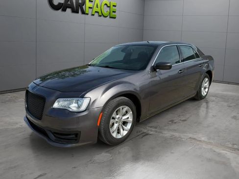 Used 2019 Chrysler 300 Touring RWD image 37
