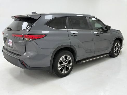 Used 2023 Toyota Highlander XLE image 21