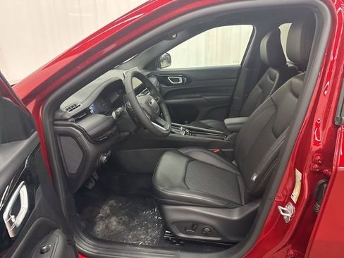 New 2026 Jeep Compass Latitude image 5