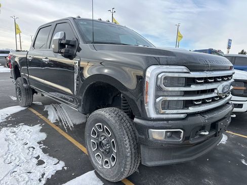 Used 2024 Ford F350 Platinum w/ FX4 Off-Road Package image 2