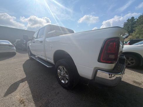 Used 2025 RAM 2500 Big Horn AWD/4WD image 3