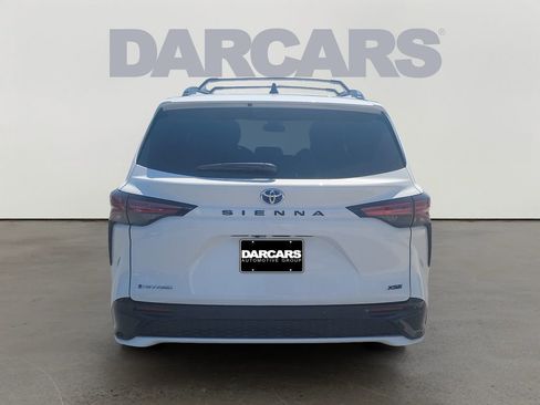 Used 2025 Toyota Sienna XSE AWD/4WD image 6