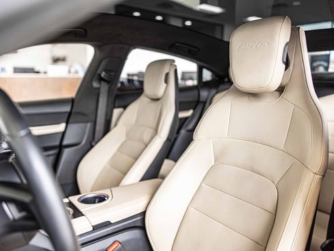 Used 2020 Porsche Taycan Turbo image 20