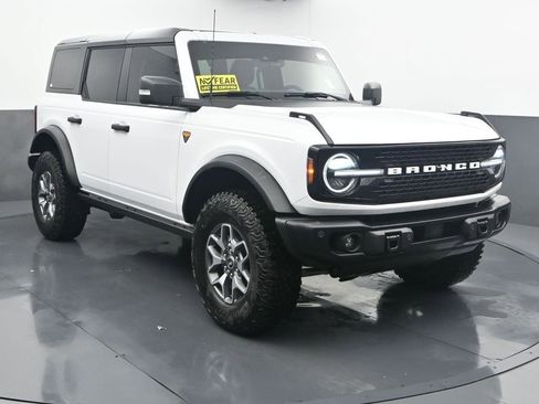 New 2025 Ford Bronco Badlands image 8