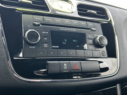 Used 2013 Chrysler 200 Touring image 15