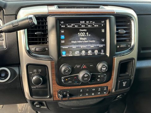 Used 2017 RAM 3500 Laramie w/ Convenience Group AWD/4WD image 17