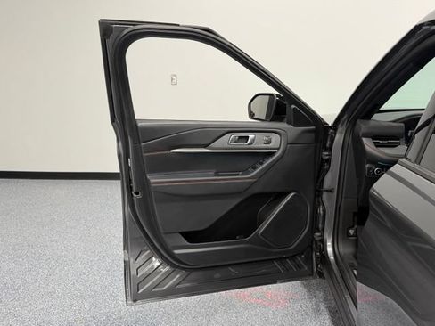 Used 2025 Ford Explorer ST AWD/4WD image 13