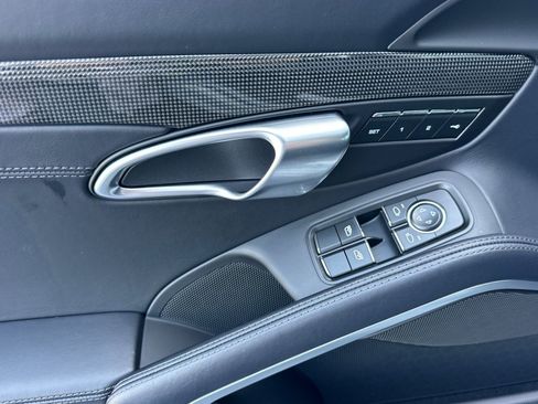 Used 2025 Porsche 718 Cayman RWD image 12