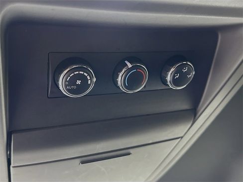 Used 2017 Dodge Grand Caravan GT image 24