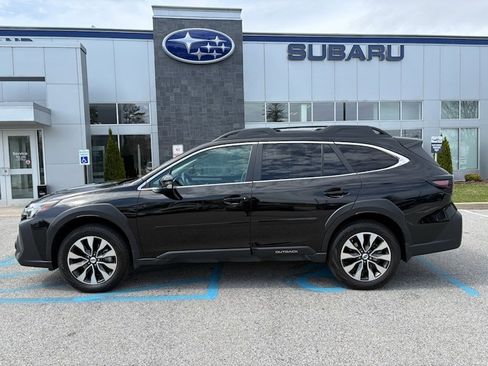 Used 2023 Subaru Outback Limited AWD/4WD image 3