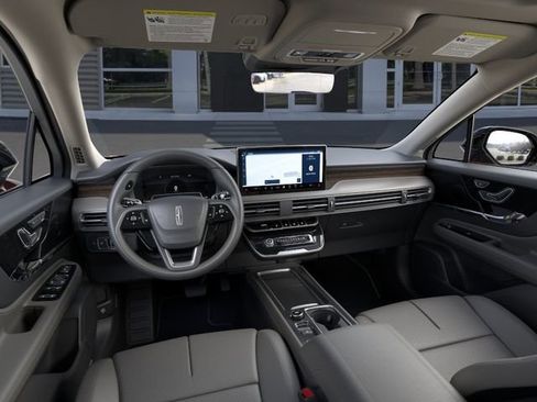 New 2025 Lincoln Corsair Reserve FWD image 9