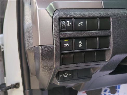Certified 2024 Toyota Tacoma SR5 AWD/4WD image 13