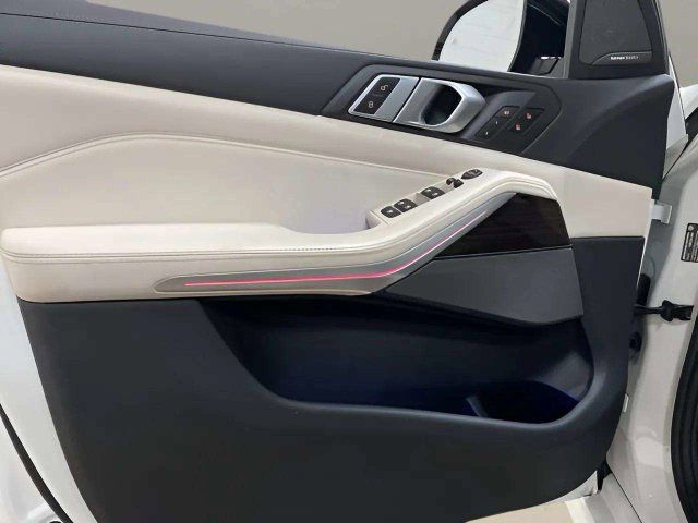 Used 2020 BMW X5 sDrive40i w/ M Sport Package RWD image 15