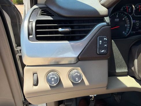 Used 2020 Chevrolet Suburban LT AWD/4WD image 10