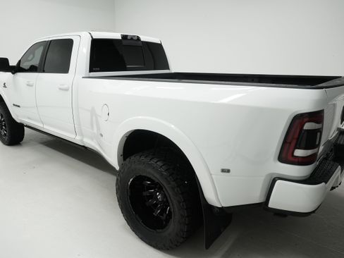 Used 2022 RAM 3500 Limited AWD/4WD image 5