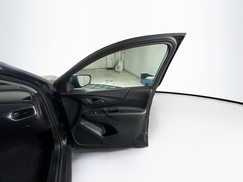 Used 2019 Chevrolet Equinox LT w/ LPO, Floor Liner Package FWD image 30