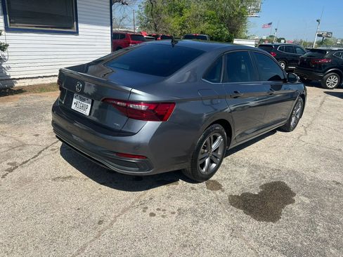 Used 2023 Volkswagen Jetta SE FWD image 7