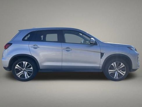 Used 2025 Mitsubishi Outlander Sport SE image 6