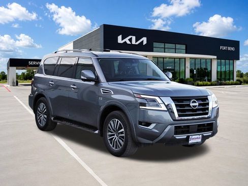 Used 2021 Nissan Armada SL w/ Captain's Chairs Package RWD image 3