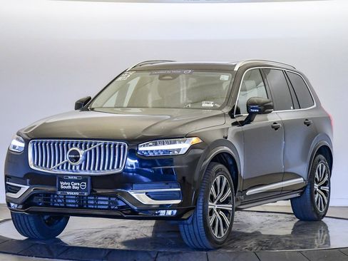Certified 2025 Volvo XC90 B6 Plus image 1
