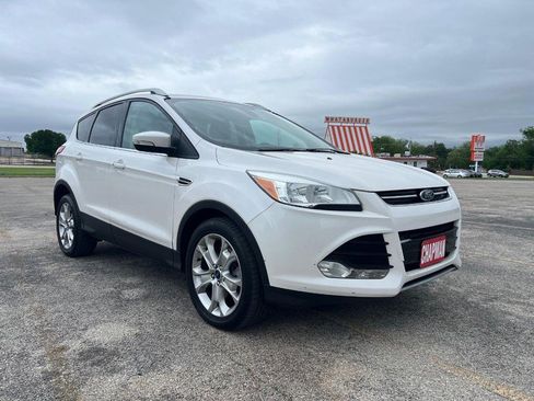 Used 2014 Ford Escape Titanium FWD image 4