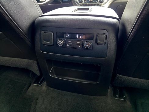 Used 2018 GMC Yukon XL SLT image 24