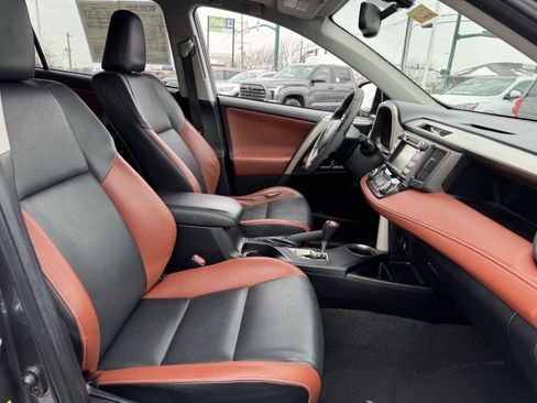 Used 2014 Toyota RAV4 Limited image 40