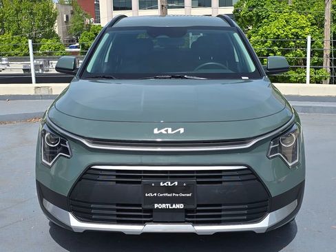 Used 2023 Kia Niro EX FWD image 9