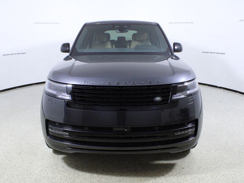 Used 2024 Land Rover Range Rover SE AWD/4WD image 2