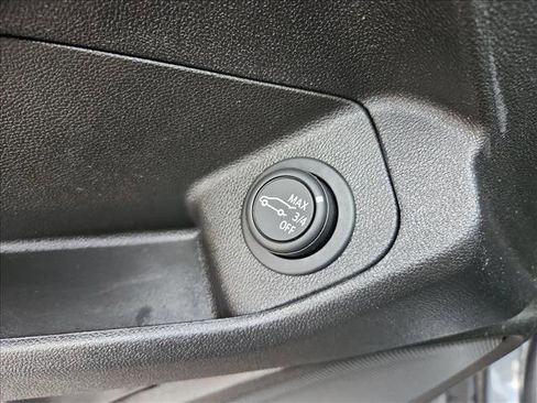 Used 2021 GMC Terrain SLT w/ LPO, Dark Accent Package image 15