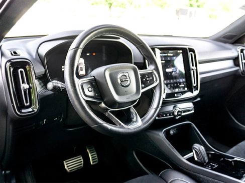 Used 2021 Volvo XC40 P8 Recharge image 15