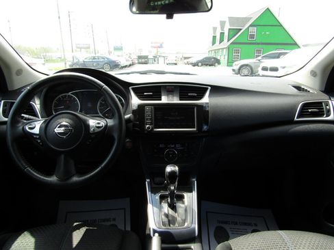 Used 2019 Nissan Sentra SR image 9