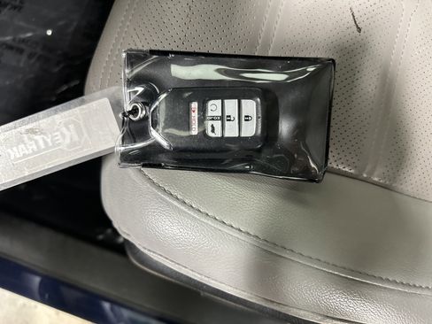 Used 2018 Honda CR-V Touring image 36
