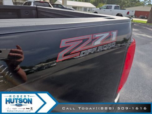 Used 2022 Chevrolet Colorado Z71 w/ Safety Package AWD/4WD image 30