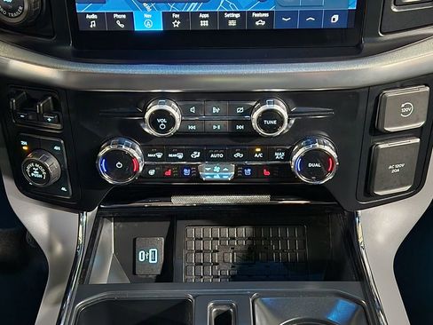 Used 2024 Ford F150 Lariat w/ Equipment Group 502A High image 38