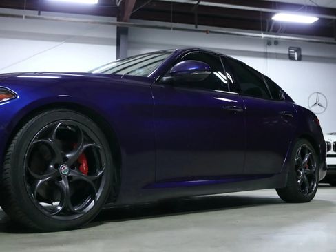 Used 2017 Alfa Romeo Giulia Ti w/ TI 19" Sport Package image 6