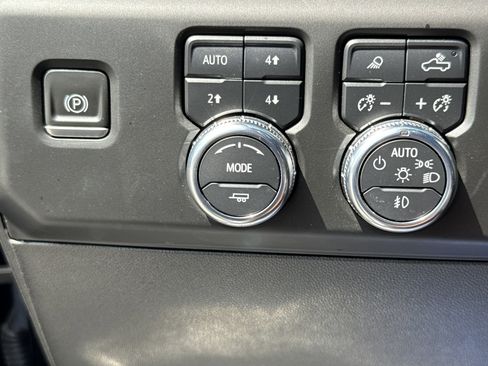 Used 2023 GMC Sierra 1500 Denali Ultimate AWD/4WD image 25
