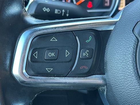 Used 2019 Jeep Wrangler Unlimited Sahara w/ Quick Order Package 24M Moab image 28