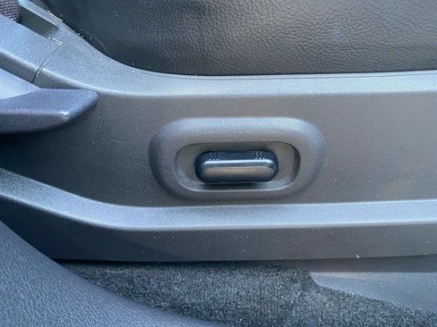 Used 2013 Ford Edge SEL FWD image 12