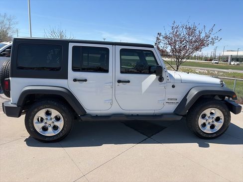 Used 2015 Jeep Wrangler Unlimited Sport w/ Quick Order Package 24S image 15