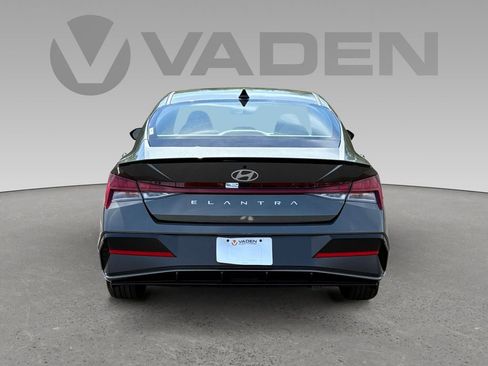 New 2026 Hyundai Elantra SEL Sport Premium image 23
