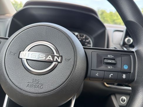 Used 2023 Nissan Rogue SV AWD/4WD image 11