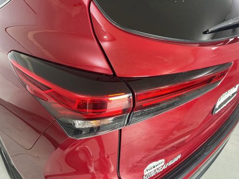 Used 2021 Toyota Highlander Limited AWD/4WD image 45
