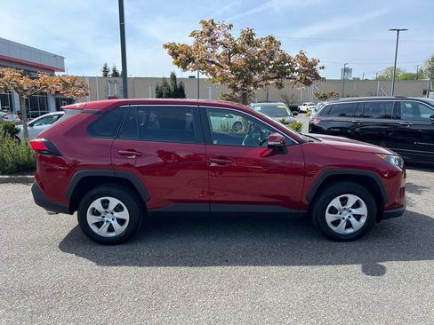 Certified 2022 Toyota RAV4 LE AWD/4WD image 6