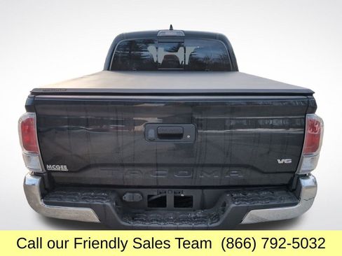 Used 2022 Toyota Tacoma TRD Off-Road image 5