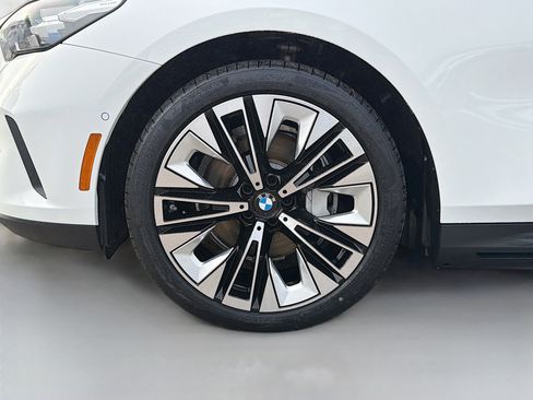 New 2026 BMW i5 eDrive40 image 42