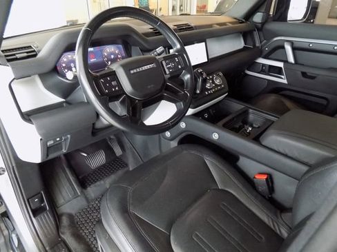 Used 2022 Land Rover Defender 110 X-Dynamic SE AWD/4WD image 12