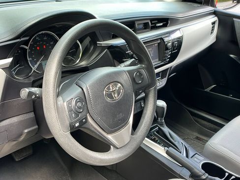 Used 2015 Toyota Corolla LE FWD image 34