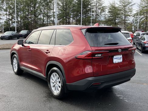 Used 2025 Toyota Grand Highlander FWD image 8