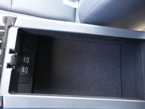 Used 2026 Toyota Prius Plug-In Hybrid FWD image 41